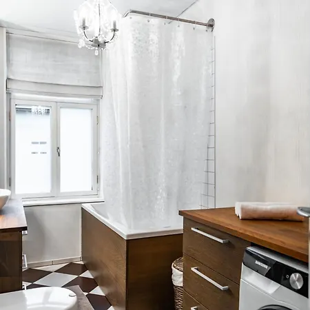 Elegant 2-bedroom In Kadriorg Lägenhet *