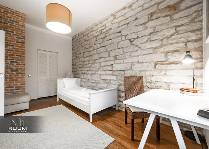 Elegant 2-bedroom In Kadriorg