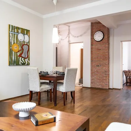 아파트 Elegant 2-bedroom In Kadriorg 탈린