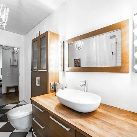 아파트 Elegant 2-bedroom In Kadriorg *